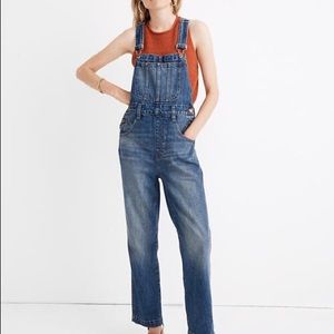 Madewell Straight-Leg Overalls in Elmridge Wash